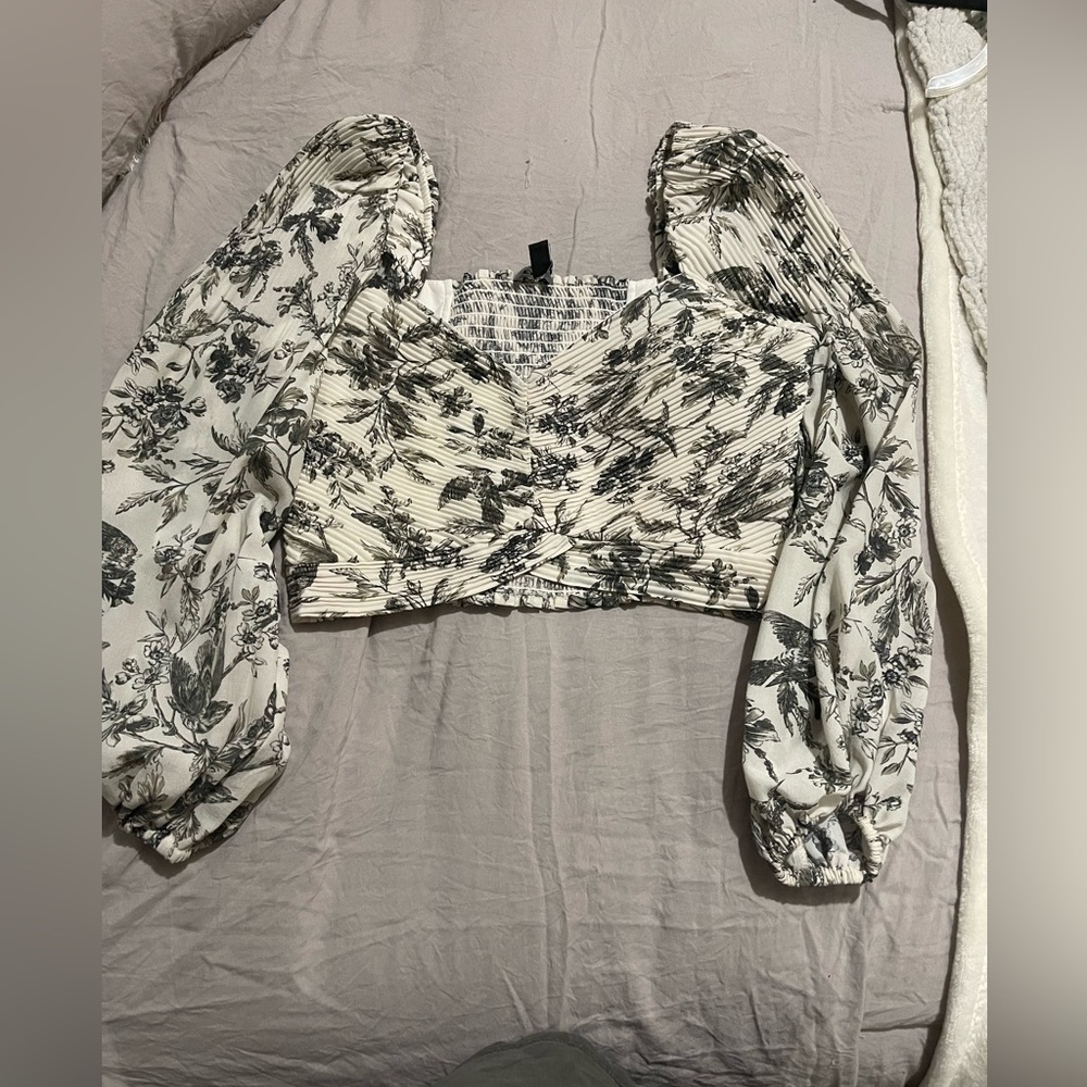 NWOT Express Floral Crop Top